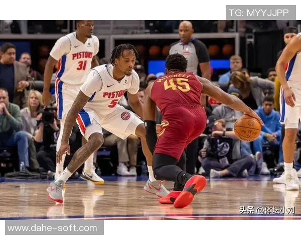 康宁汉姆单节17分三分雨打乱76人防守，主导比赛节奏逆转战局